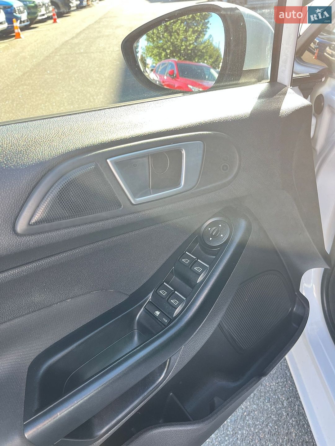Ford Fiesta 2017 VIN WF0DXXGAKDHM70703 фото оголошення 15 з 21