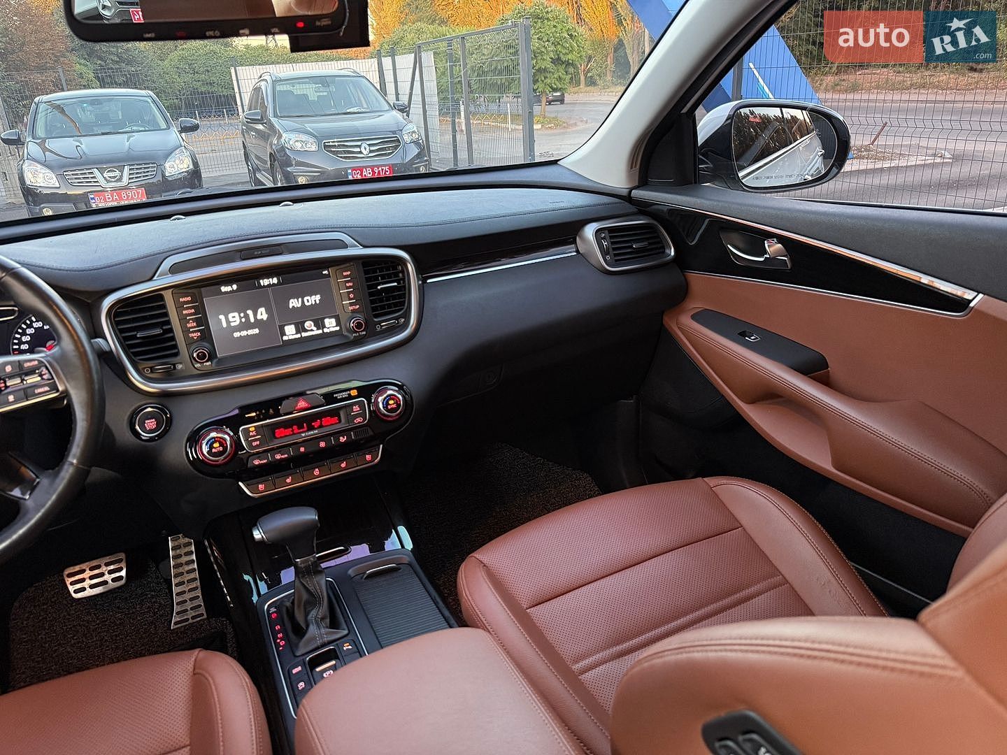 Kia Sorento 2018 VIN KNAPH81BDKA520840 фото оголошення 12 з 30