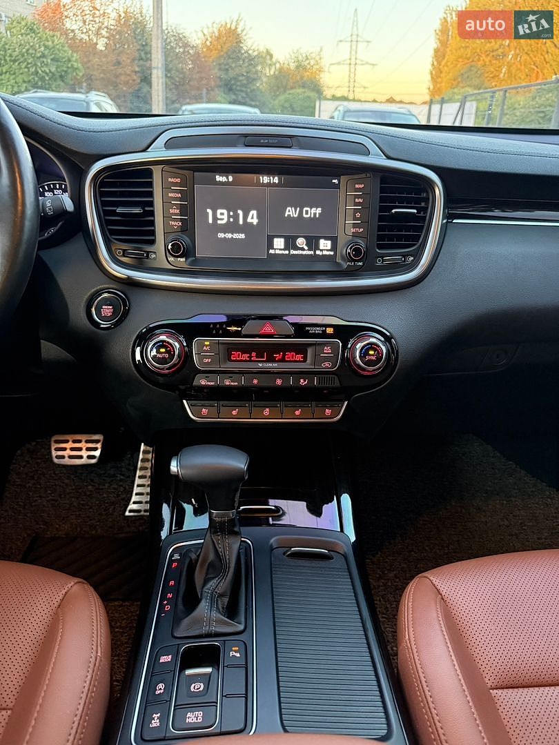 Kia Sorento 2018 VIN KNAPH81BDKA520840 фото оголошення 14 з 30