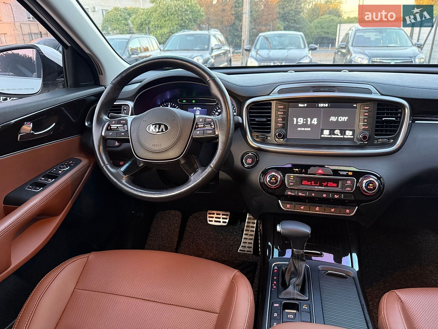 Kia Sorento 2018 VIN KNAPH81BDKA520840 фото оголошення 10 з 30