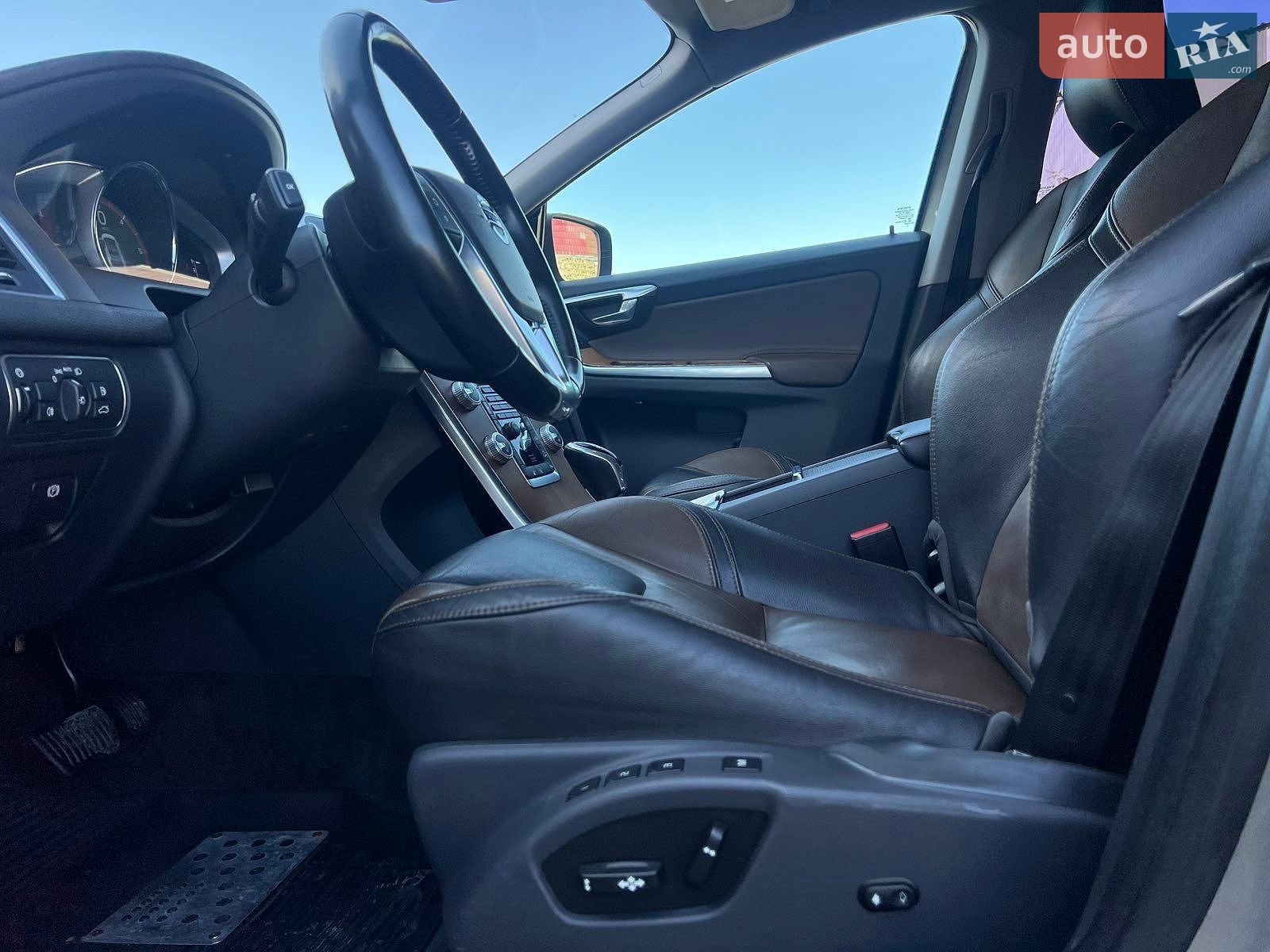 Volvo XC60 2015 VIN YV1DZA5C6G2868748 фото оголошення 35 з 51