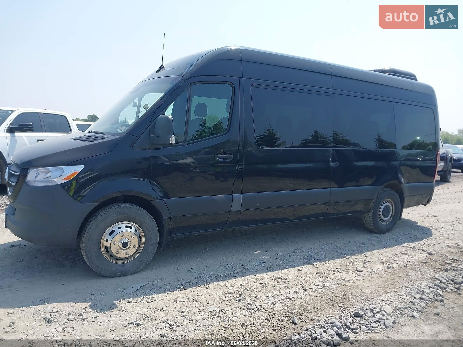 Mercedes-Benz Sprinter 2019 VIN WDZBF1CD7KT002602 фото оголошення 2 з 14