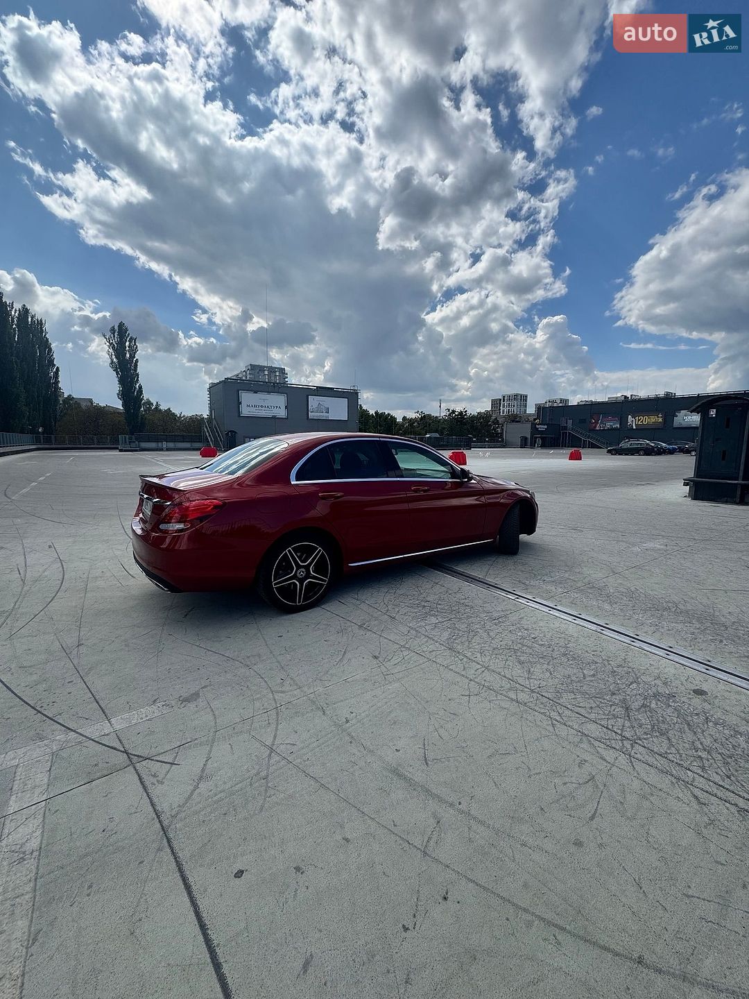 Mercedes-Benz C-Class 2015 VIN 55SWF4JB4GU113928 фото оголошення 9 з 42