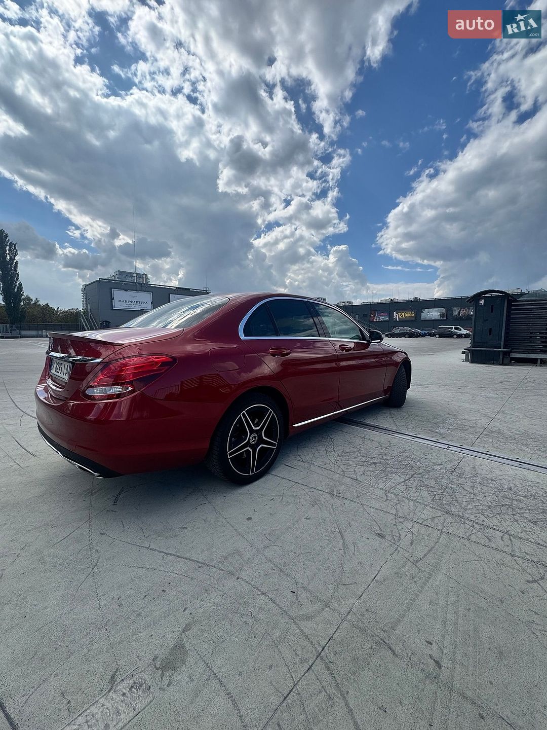 Mercedes-Benz C-Class 2015 VIN 55SWF4JB4GU113928 фото оголошення 10 з 42