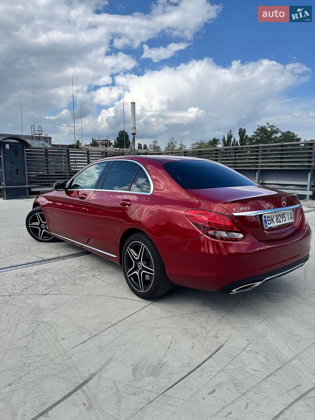 Mercedes-Benz C-Class 2015 VIN 55SWF4JB4GU113928 фото оголошення 12 з 42