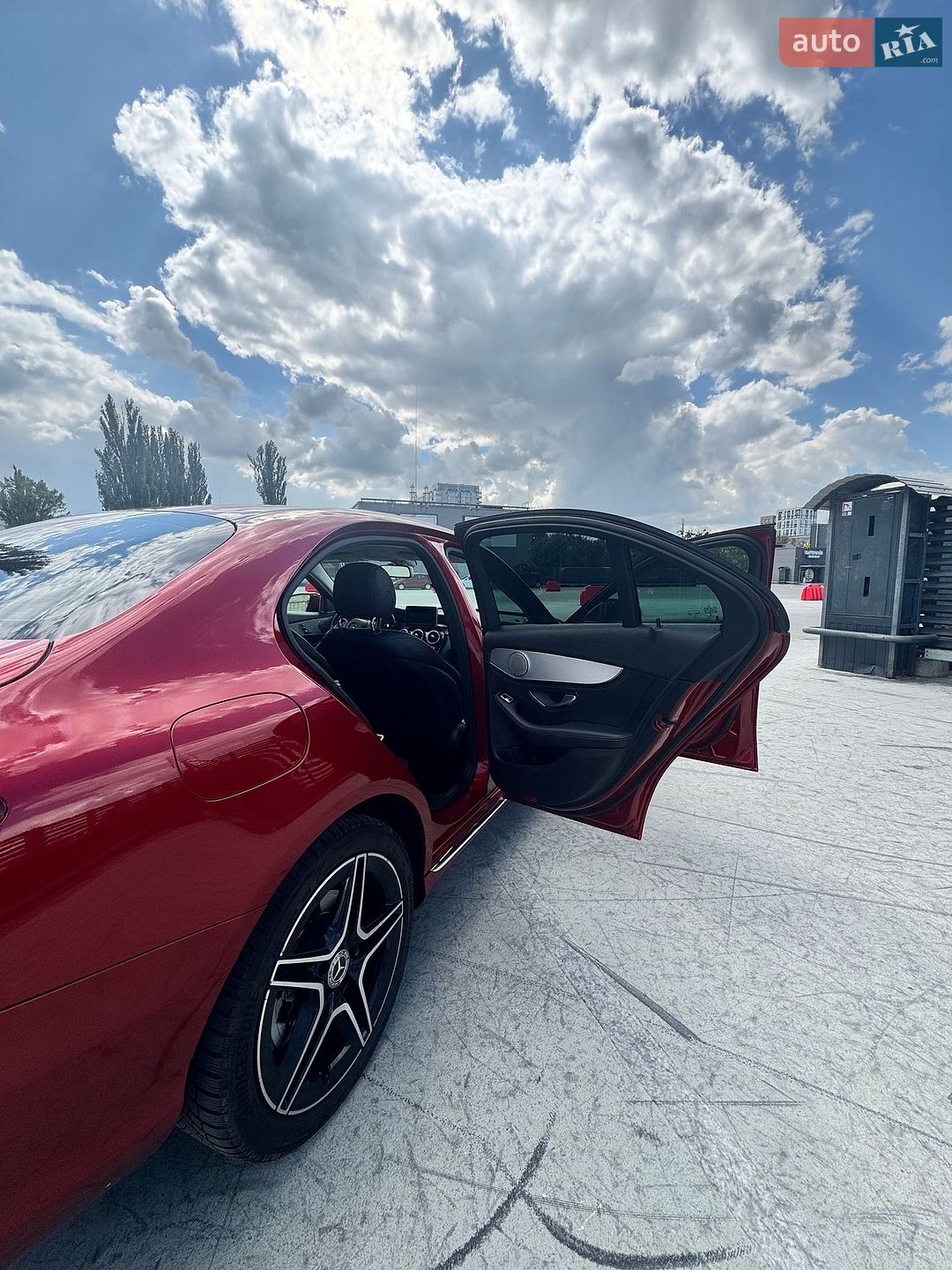 Mercedes-Benz C-Class 2015 VIN 55SWF4JB4GU113928 фото оголошення 28 з 42