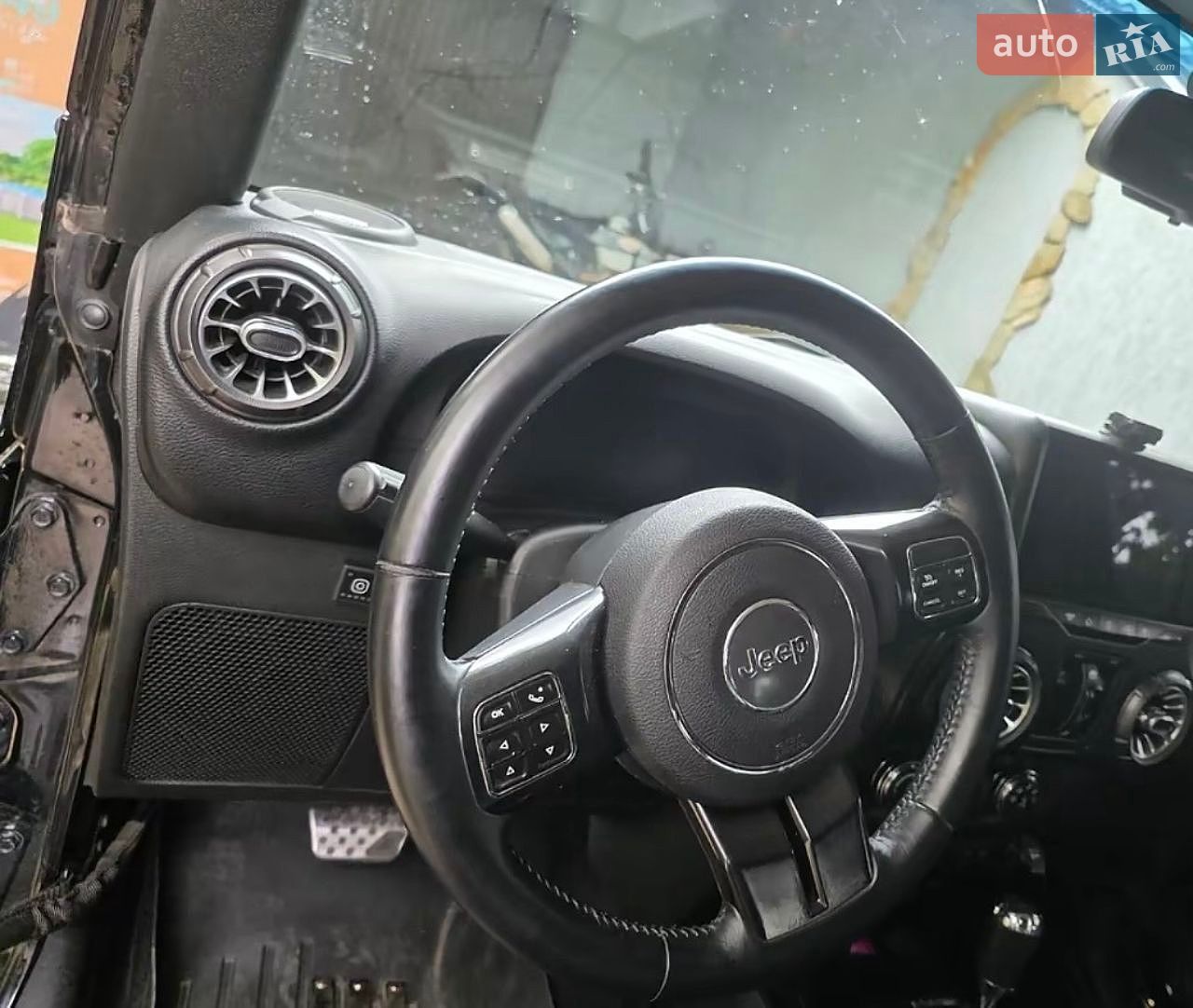 Jeep Wrangler 2017 VIN 1C4BJWEG7HL683372 фото оголошення 5 з 11