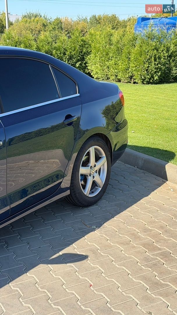 Volkswagen Jetta 2011 VIN WVWZZZ16ZBM118325 фото оголошення 20 з 27