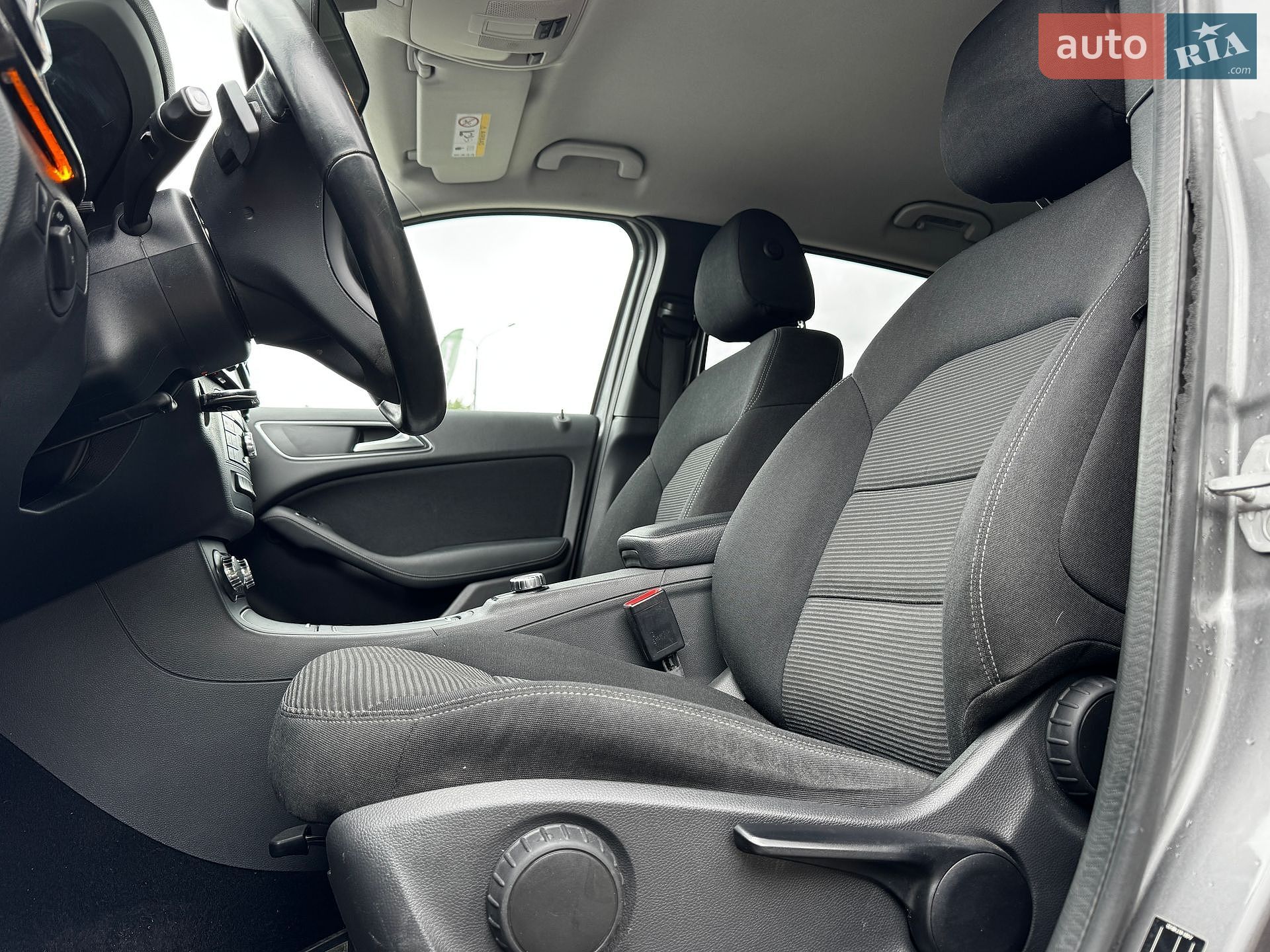 Mercedes-Benz B-Class 2015 VIN WDD2428901J008024 фото оголошення 19 з 43