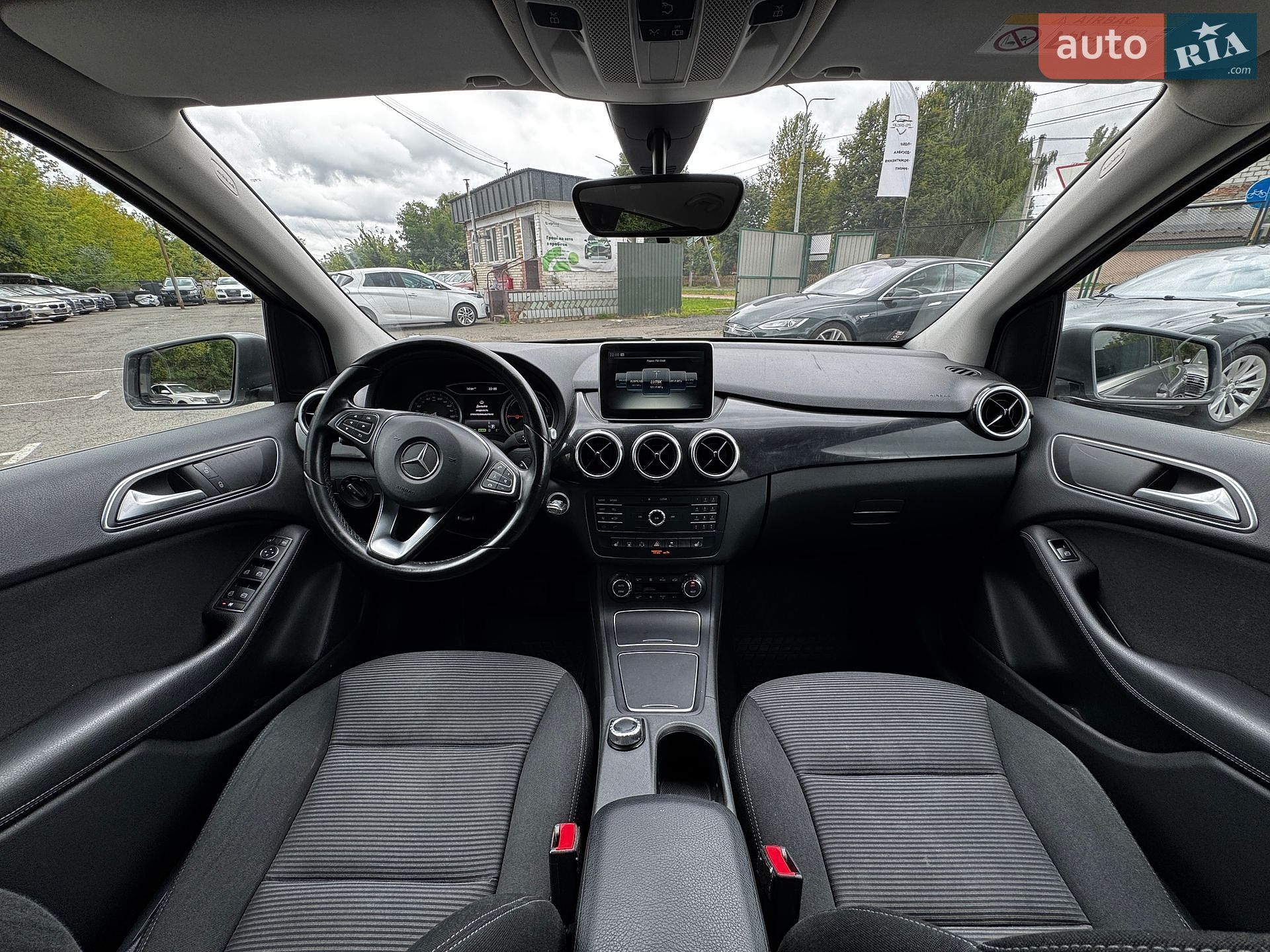 Mercedes-Benz B-Class 2015 VIN WDD2428901J008024 фото оголошення 25 з 43