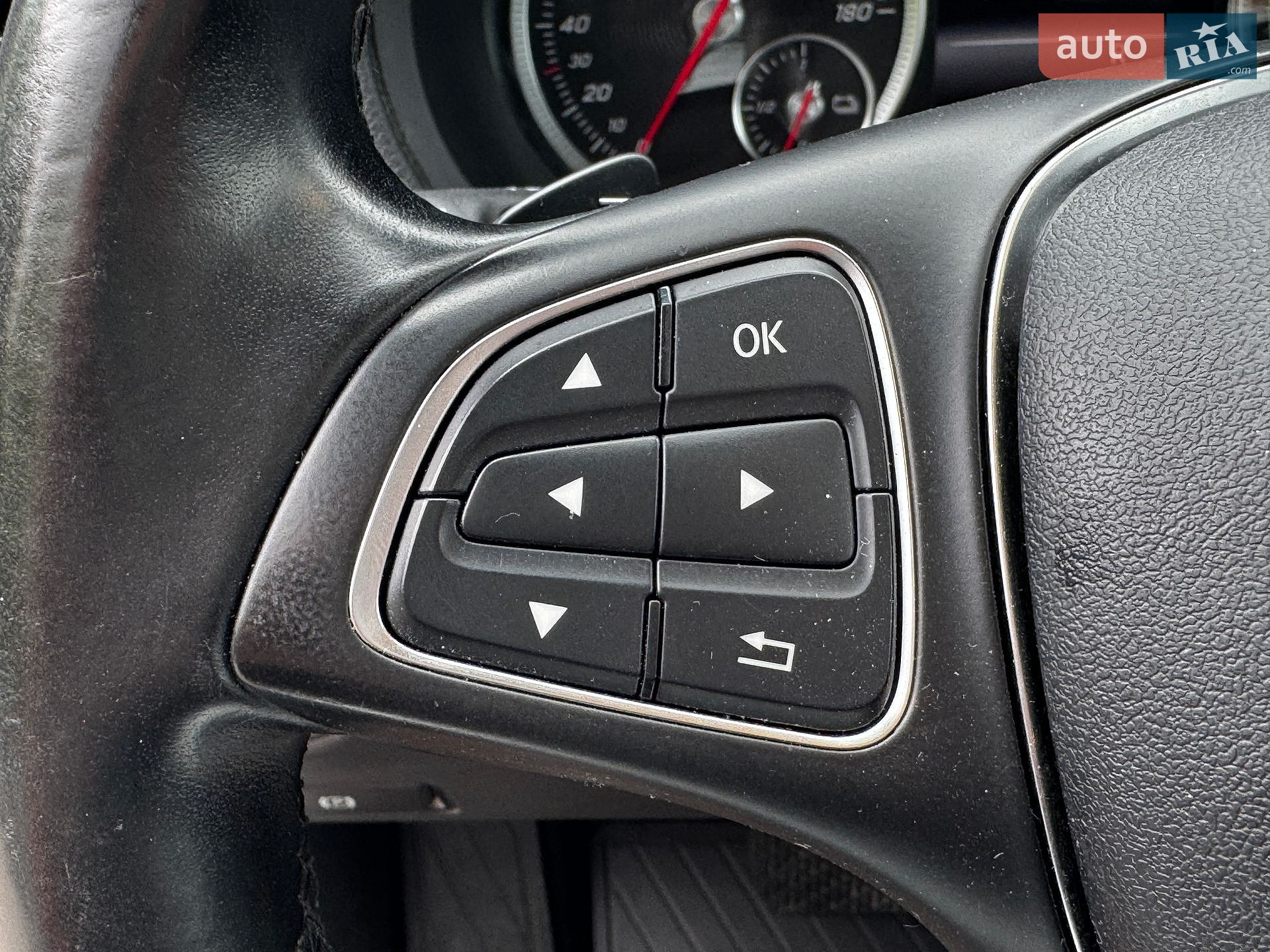 Mercedes-Benz B-Class 2015 VIN WDD2428901J008024 фото оголошення 26 з 43