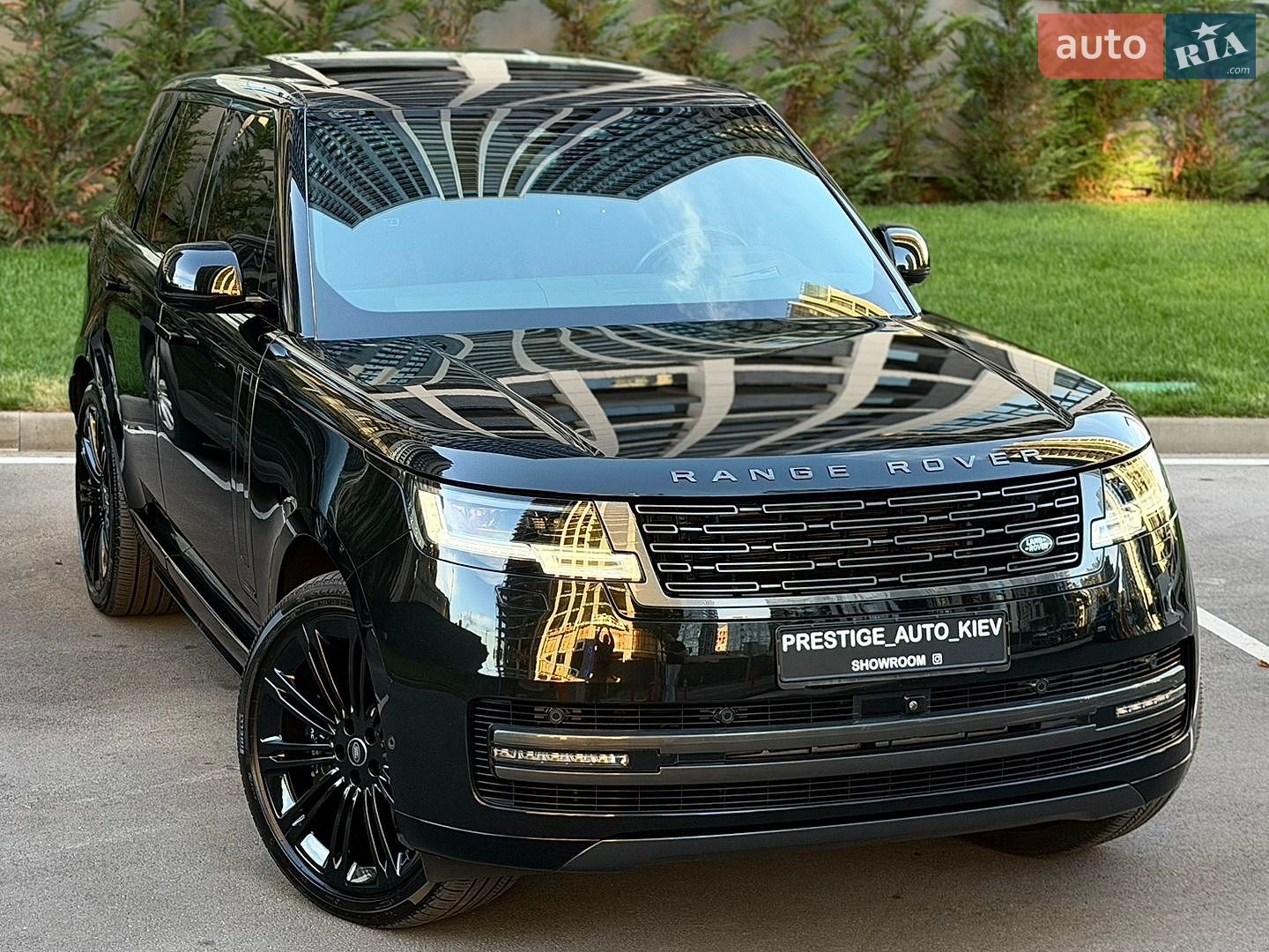 Land Rover Range Rover 2024 VIN SALKA9B95SA292370 фото оголошення 2 з 84