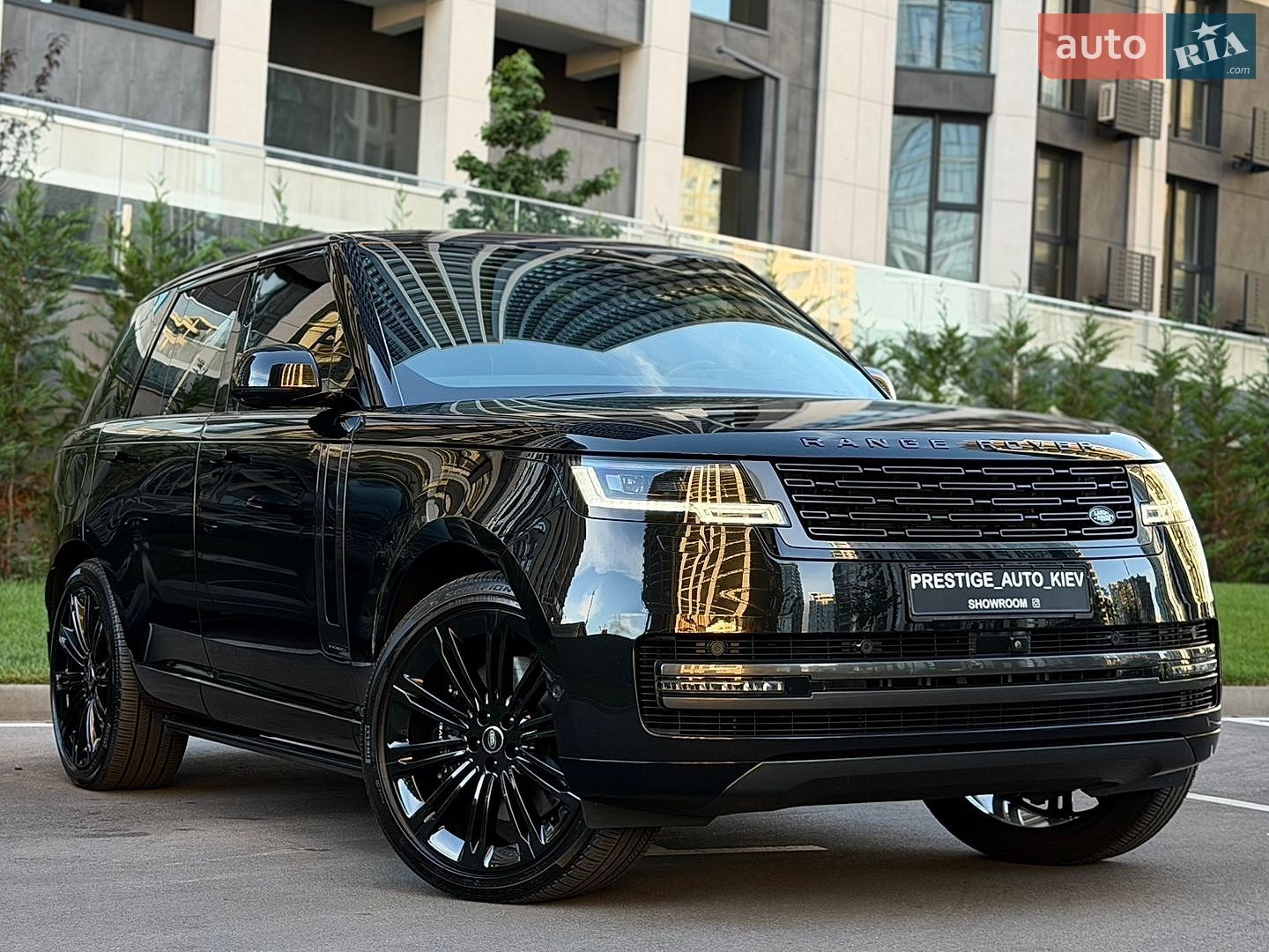 Land Rover Range Rover 2024 VIN SALKA9B95SA292370 фото оголошення 3 з 84