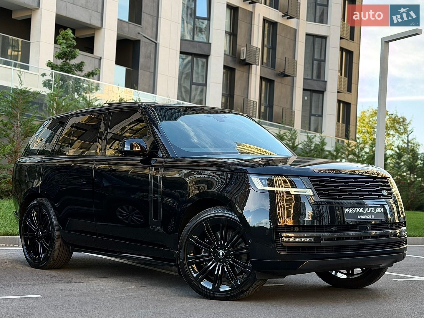 Land Rover Range Rover 2024 VIN SALKA9B95SA292370 фото оголошення 4 з 84