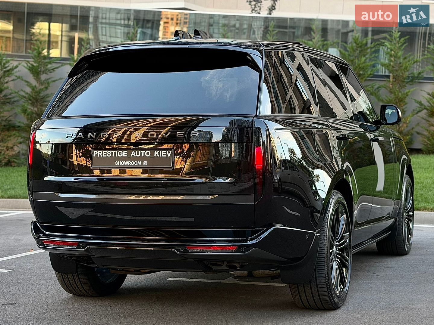 Land Rover Range Rover 2024 VIN SALKA9B95SA292370 фото оголошення 18 з 84