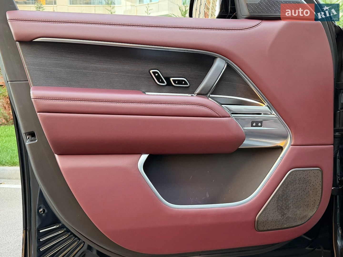 Land Rover Range Rover 2024 VIN SALKA9B95SA292370 фото оголошення 51 з 84