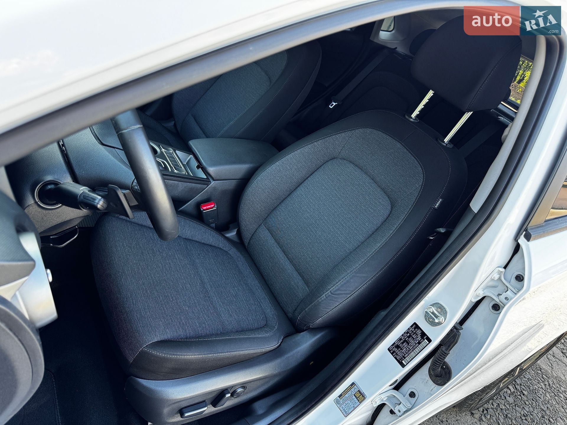 Hyundai Kona Electric 2023 VIN KM8K33AG5PU160984 фото оголошення 17 з 51