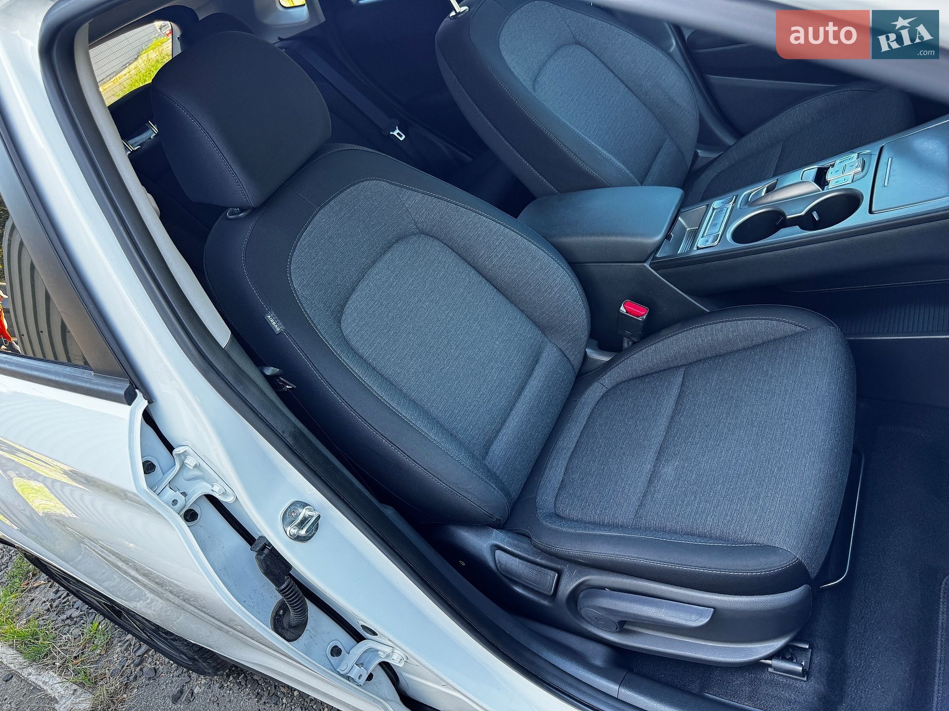 Hyundai Kona Electric 2023 VIN KM8K33AG5PU160984 фото оголошення 18 з 51