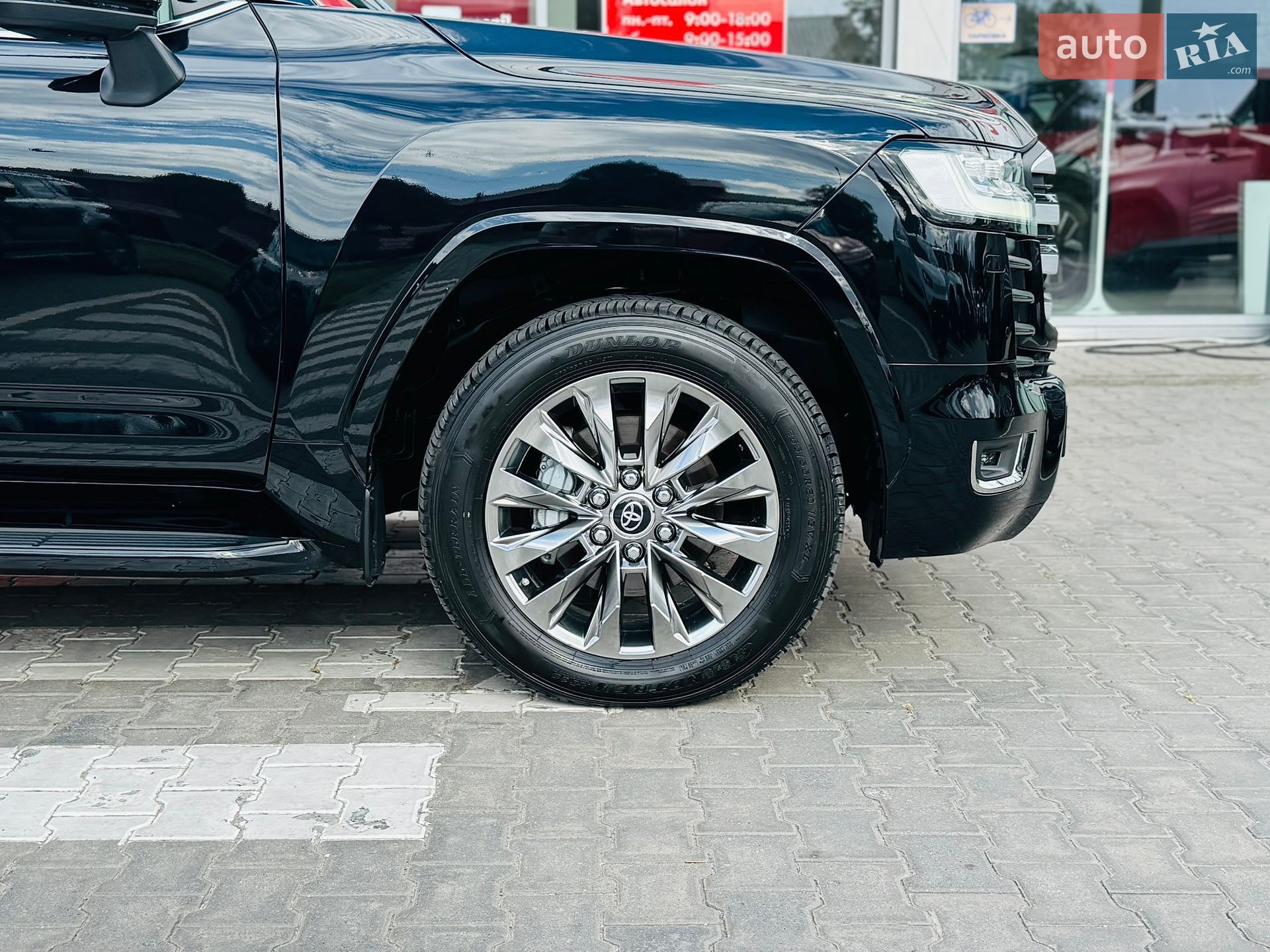 Toyota Land Cruiser 2025 VIN JTMAAABJ004111556 фото оголошення 18 з 33