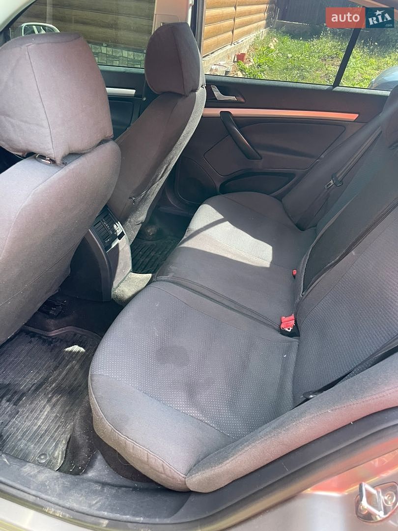 Skoda Octavia 2010 VIN TMBBS4124A8151291 фото оголошення 8 з 14