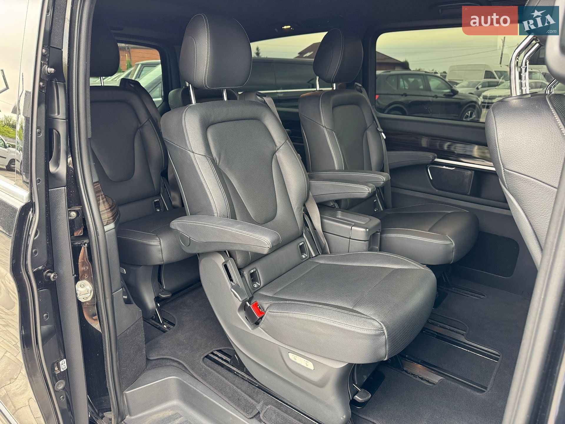 Mercedes-Benz V-Class 2020 VIN W1V44781313706357 фото оголошення 33 з 40