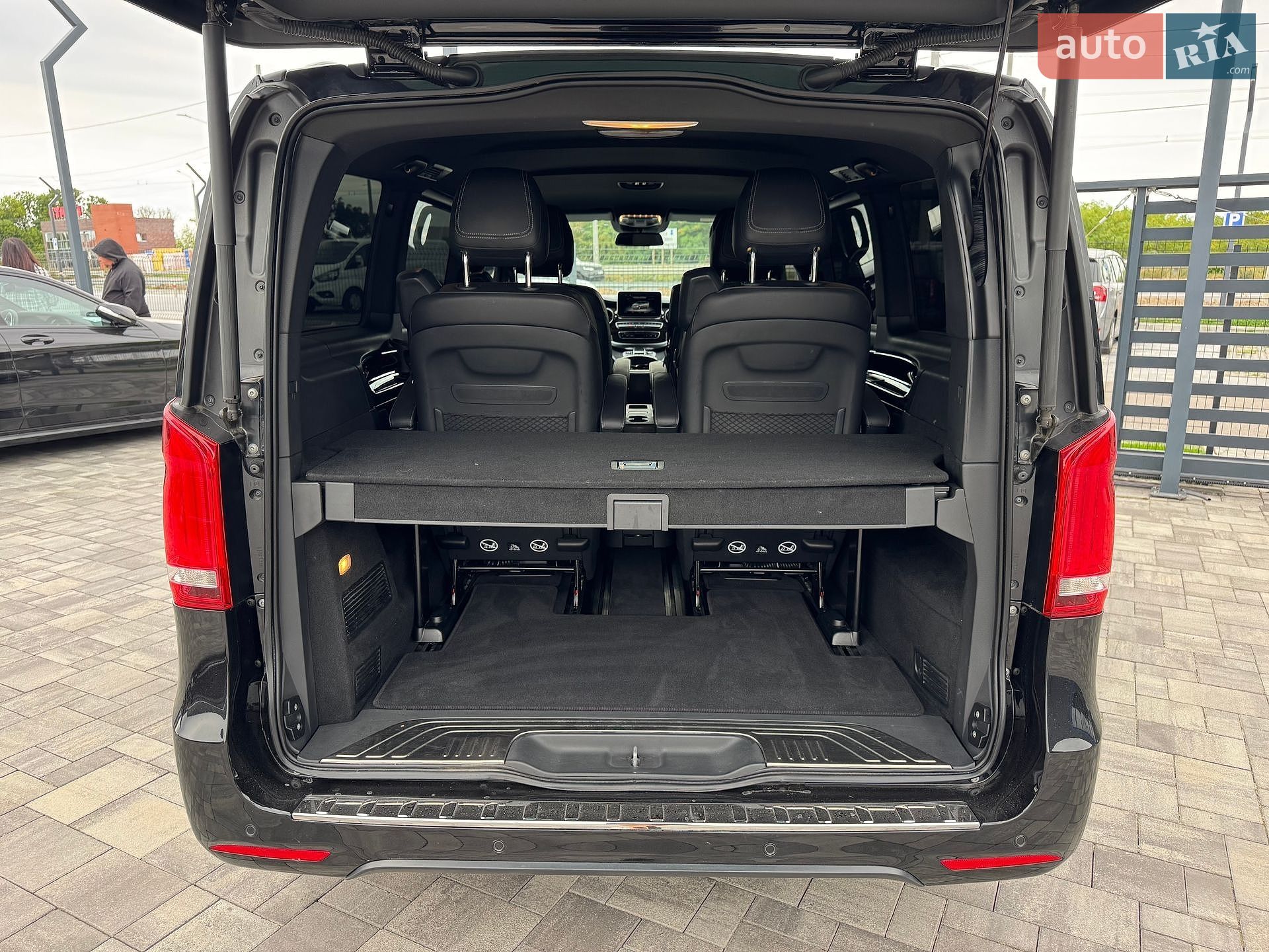 Mercedes-Benz V-Class 2020 VIN W1V44781313706357 фото оголошення 30 з 40