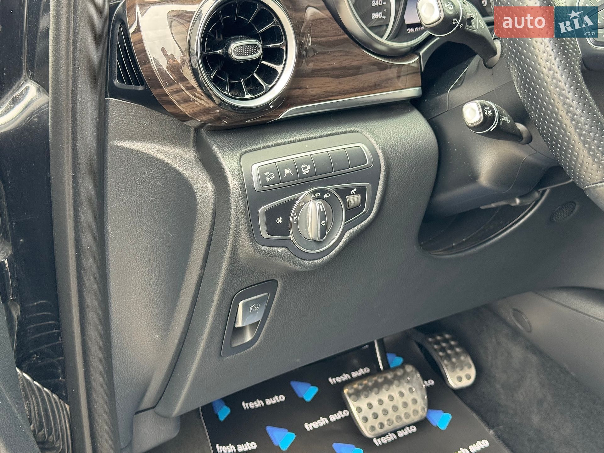 Mercedes-Benz V-Class 2020 VIN W1V44781313706357 фото оголошення 15 з 40
