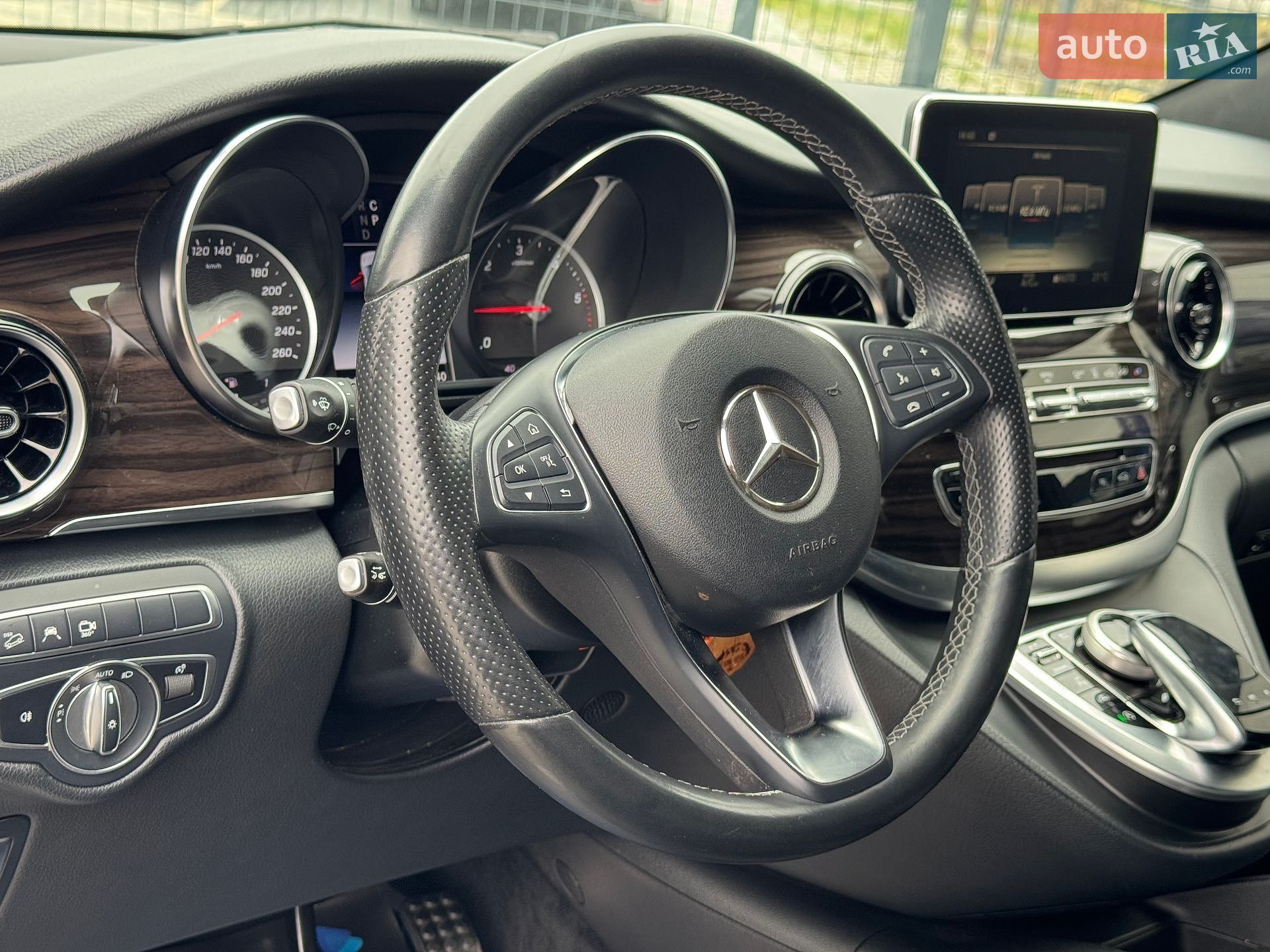 Mercedes-Benz V-Class 2020 VIN W1V44781313706357 фото оголошення 16 з 40