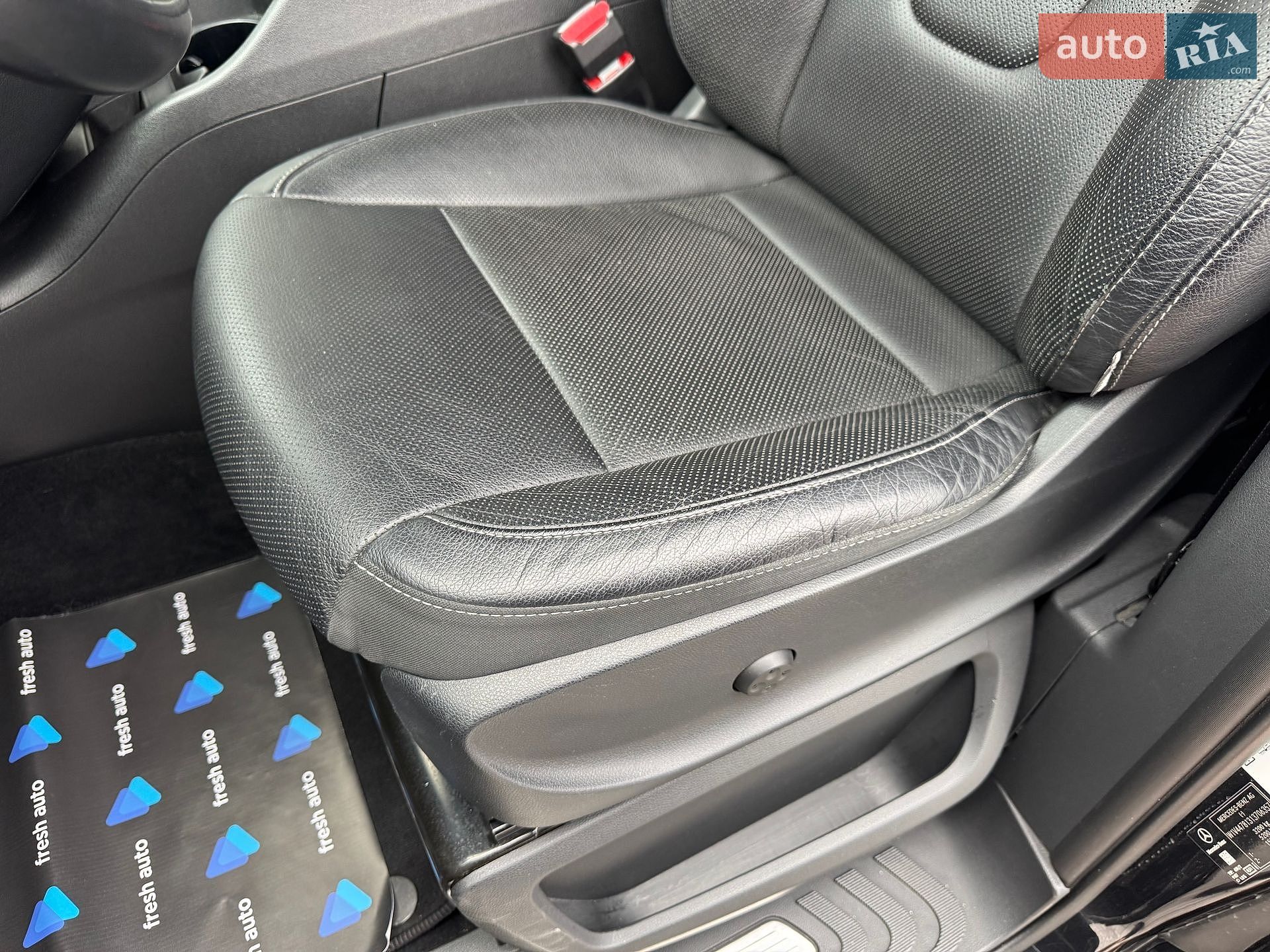 Mercedes-Benz V-Class 2020 VIN W1V44781313706357 фото оголошення 18 з 40