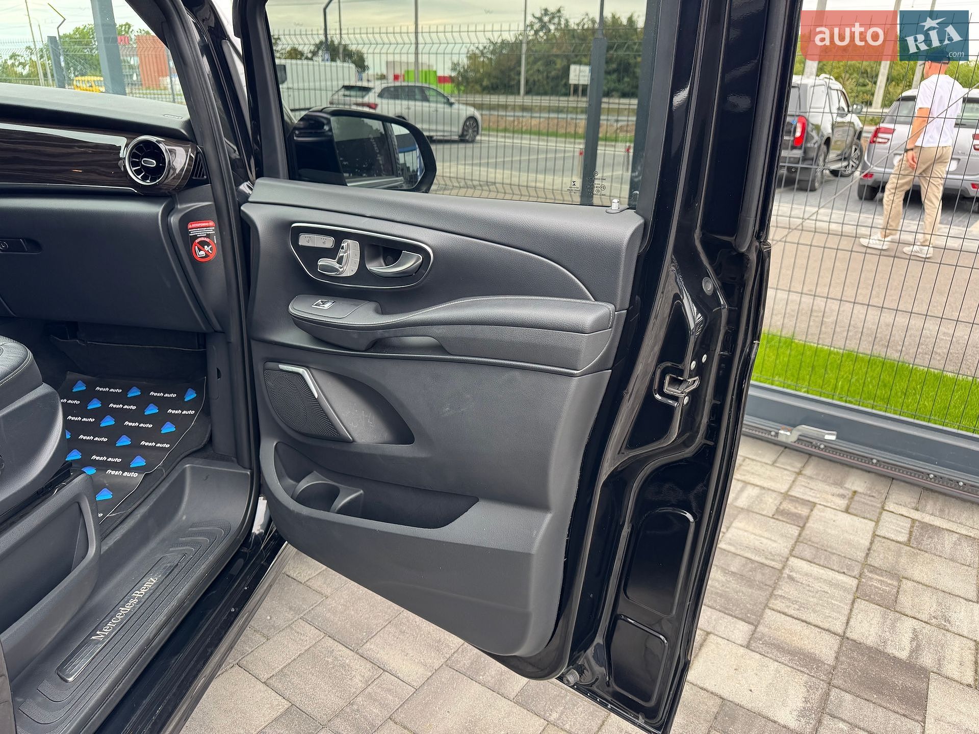Mercedes-Benz V-Class 2020 VIN W1V44781313706357 фото оголошення 35 з 40