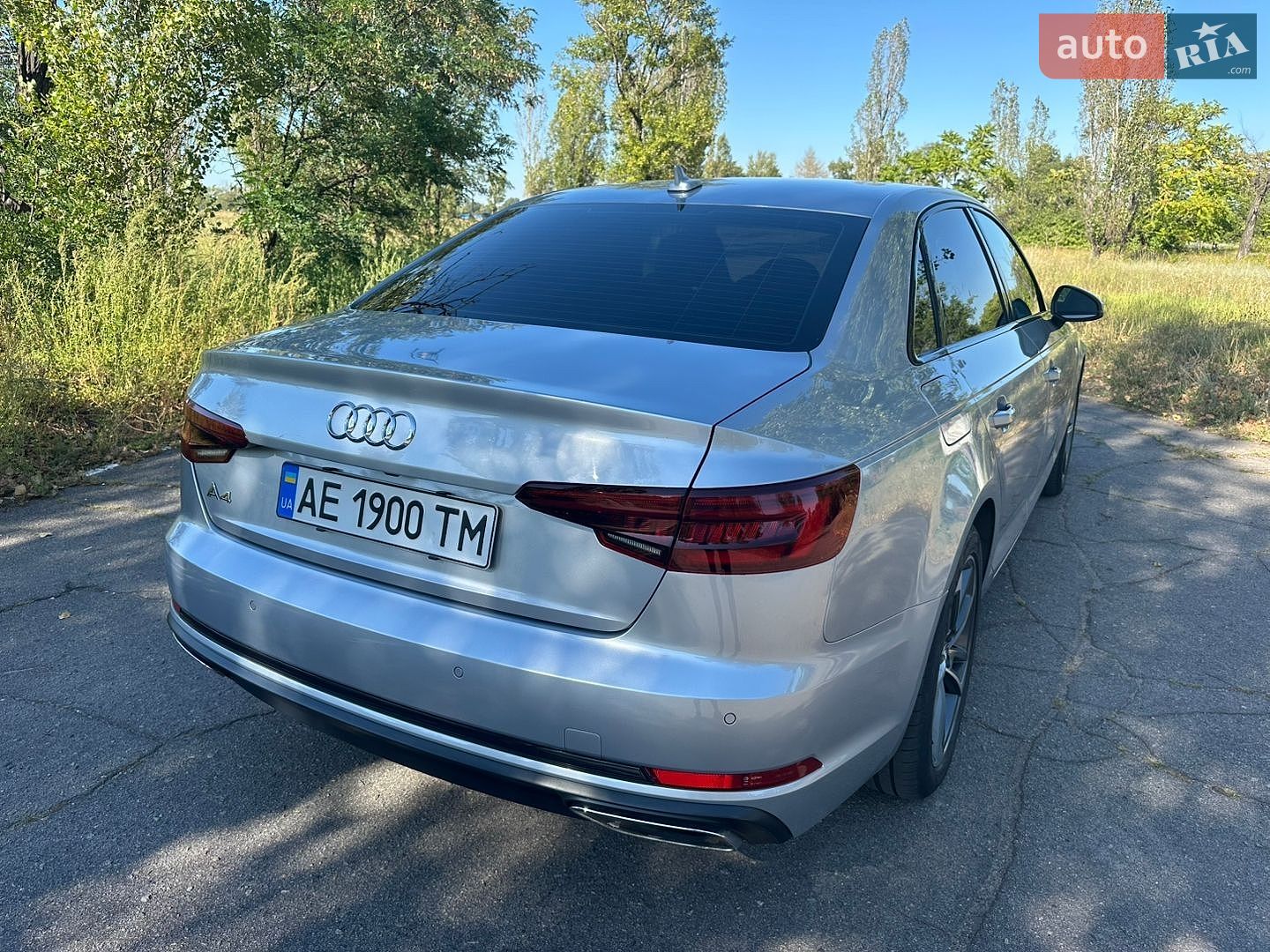 Audi A4 2019 VIN WAUGMAF40KA111046 фото оголошення 5 з 21