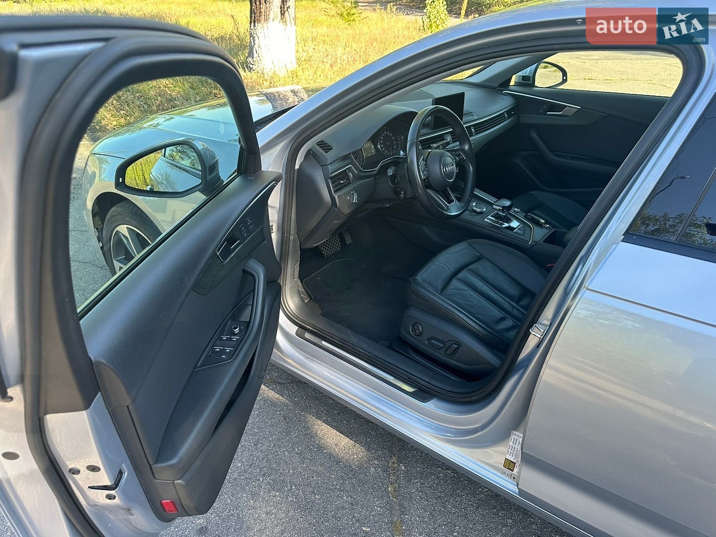Audi A4 2019 VIN WAUGMAF40KA111046 фото оголошення 17 з 21