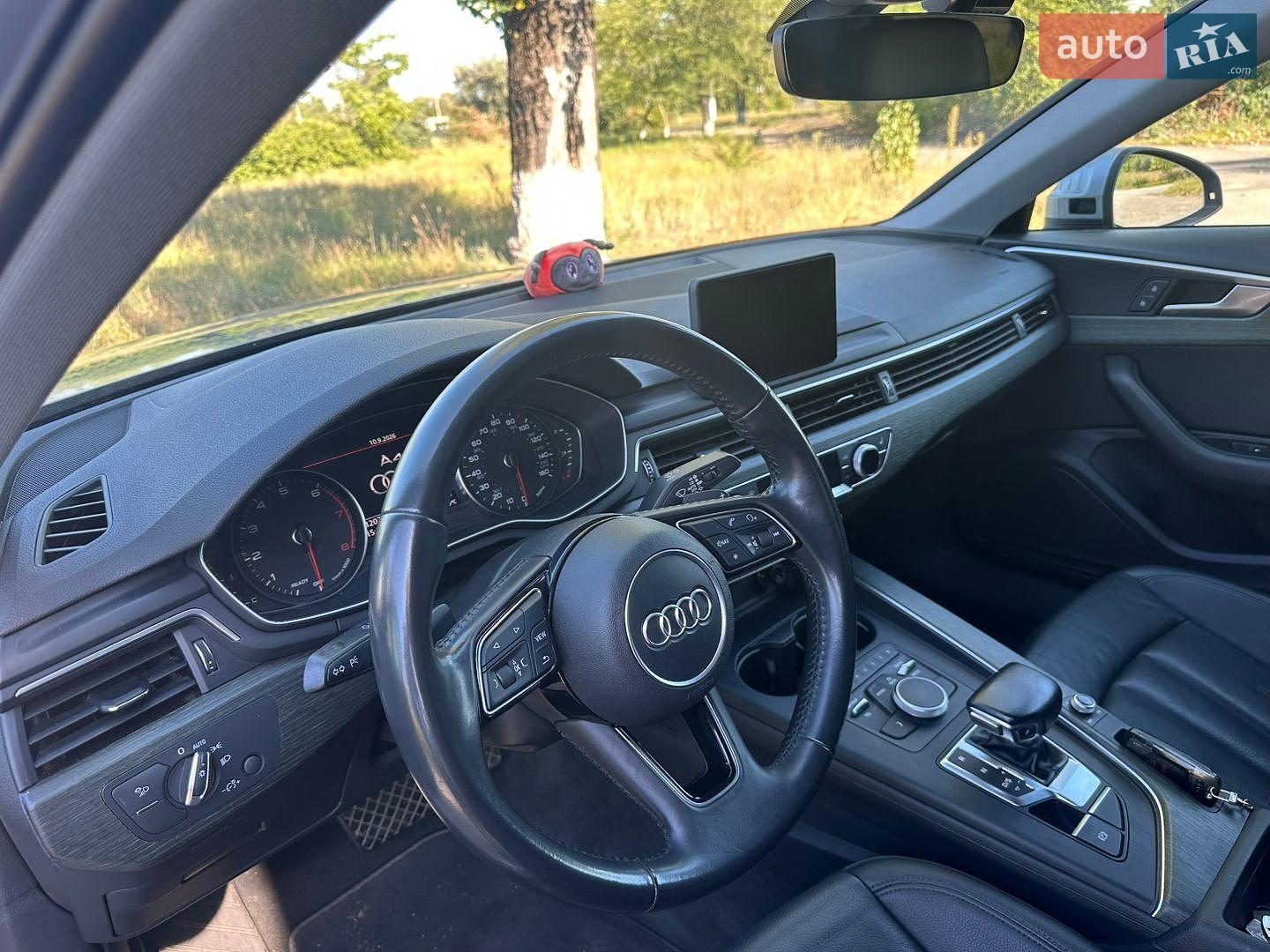 Audi A4 2019 VIN WAUGMAF40KA111046 фото оголошення 18 з 21
