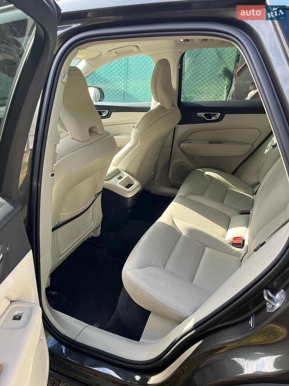 Volvo XC60 2020 VIN YV4A22RK2M1698560 фото оголошення 10 з 28