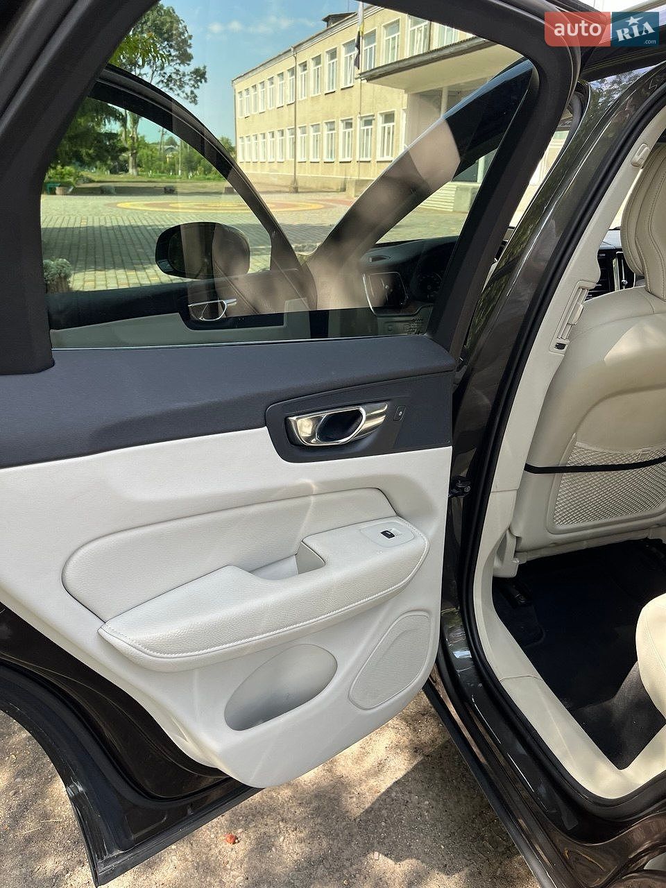 Volvo XC60 2020 VIN YV4A22RK2M1698560 фото оголошення 26 з 28