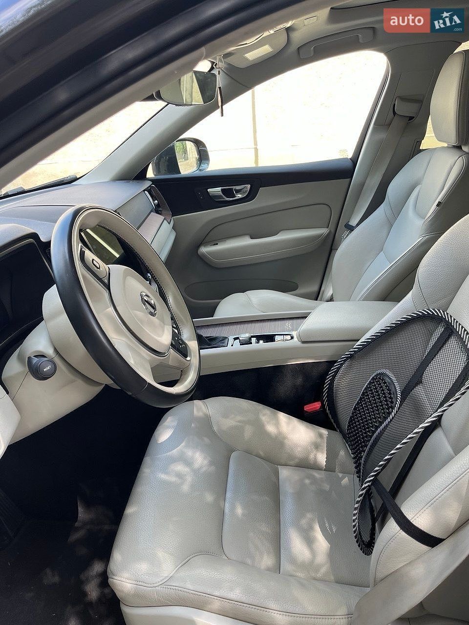 Volvo XC60 2020 VIN YV4A22RK2M1698560 фото оголошення 9 з 28