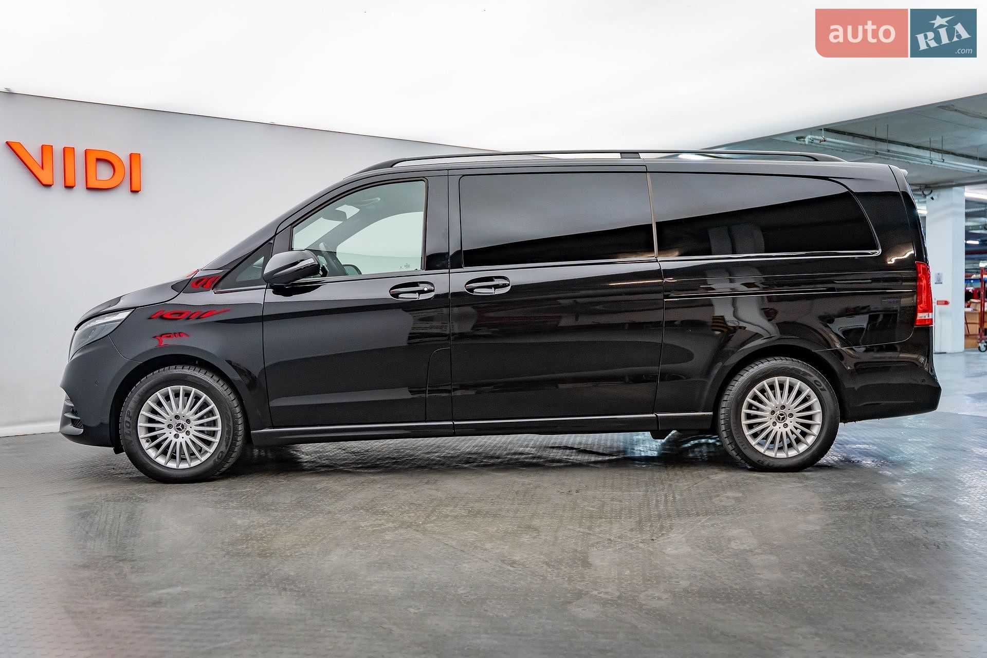 Mercedes-Benz V-Class 2023 VIN W1V44781514252819 фото оголошення 3 з 30