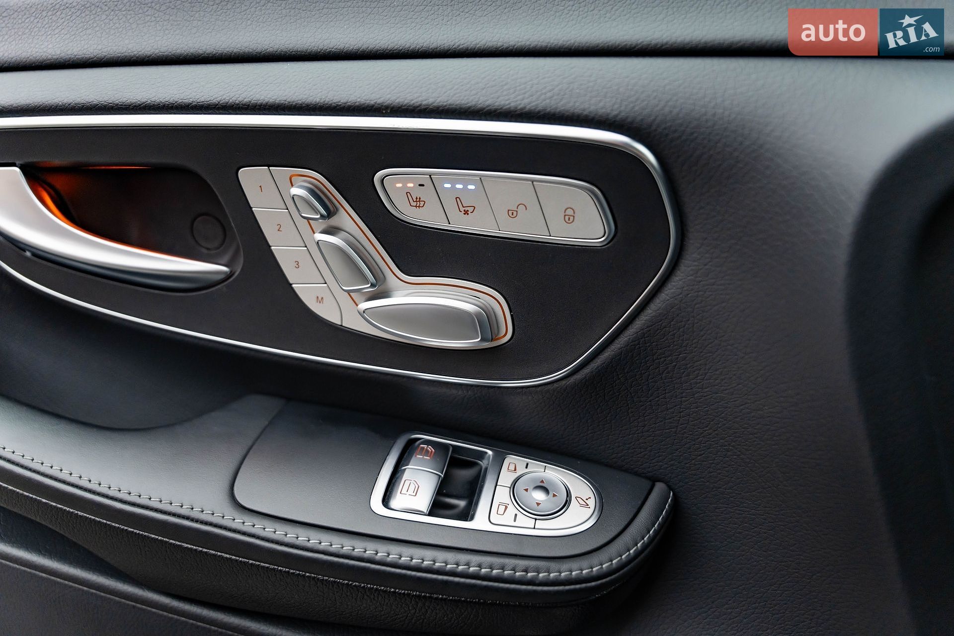 Mercedes-Benz V-Class 2023 VIN W1V44781514252819 фото оголошення 14 з 30