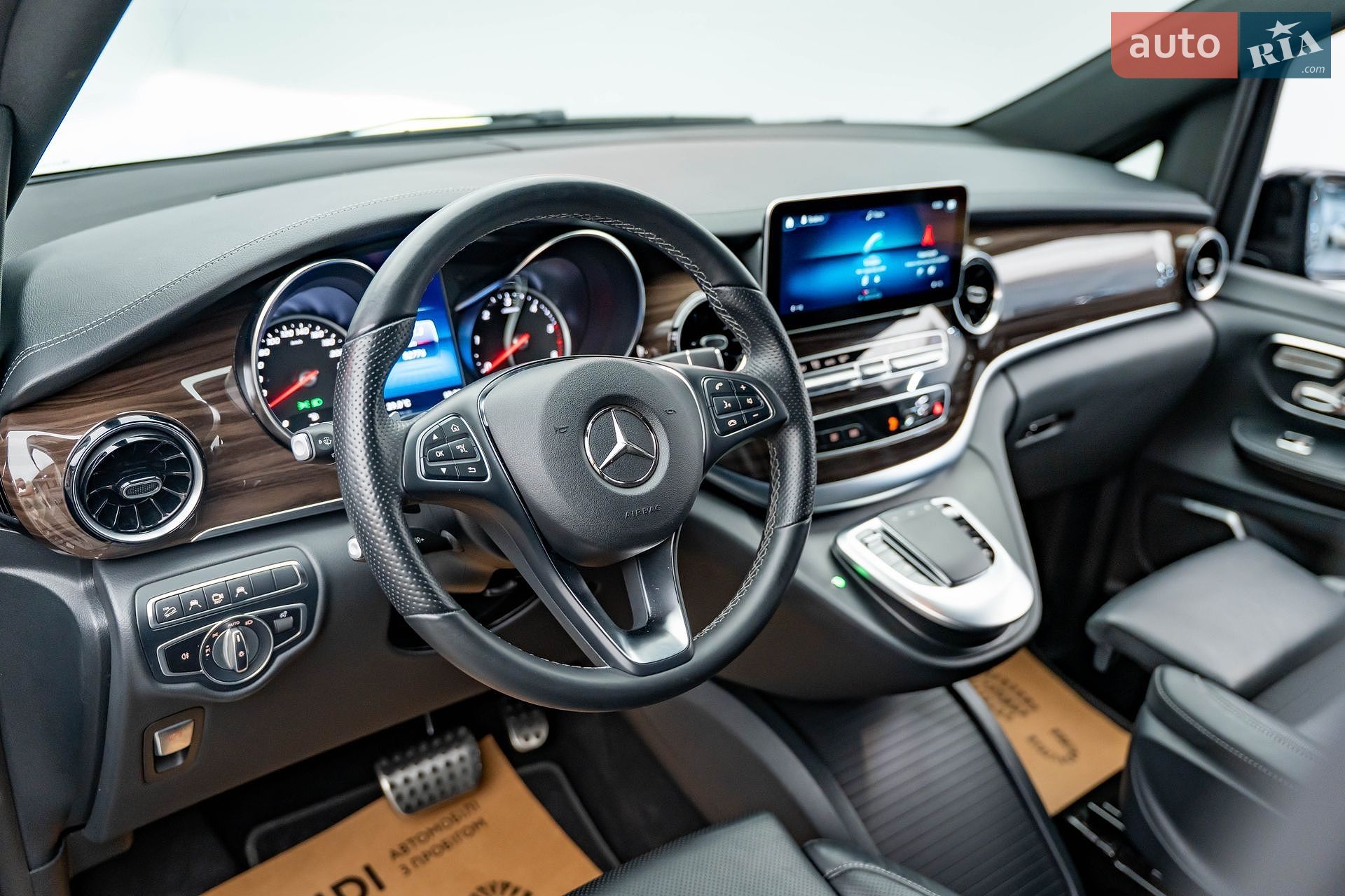 Mercedes-Benz V-Class 2023 VIN W1V44781514252819 фото оголошення 13 з 30