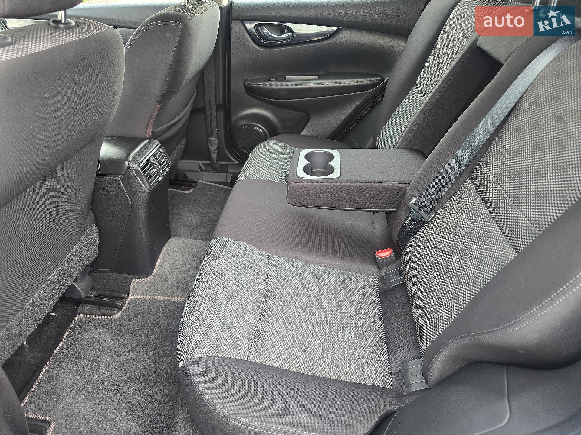 Nissan Rogue Sport 2019 VIN JN1BJ1CR3KW627137 фото оголошення 20 з 32