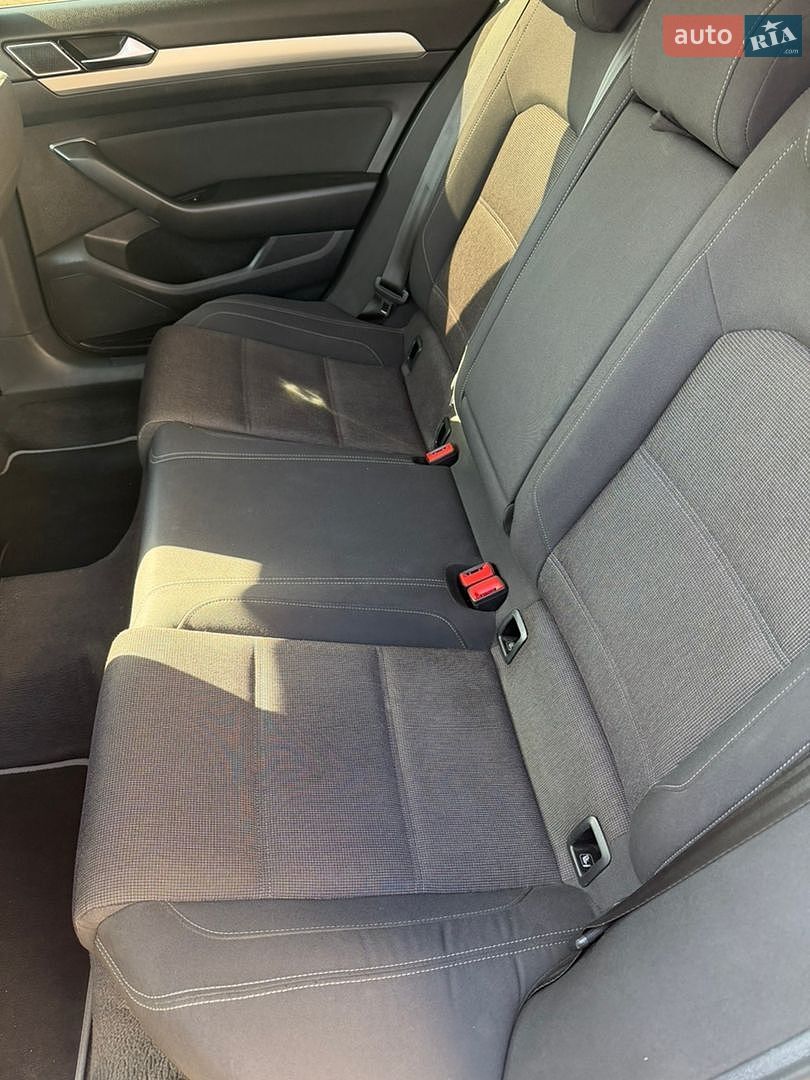 Volkswagen Passat 2016 VIN WVWZZZ3CZHE007869 фото оголошення 38 з 43