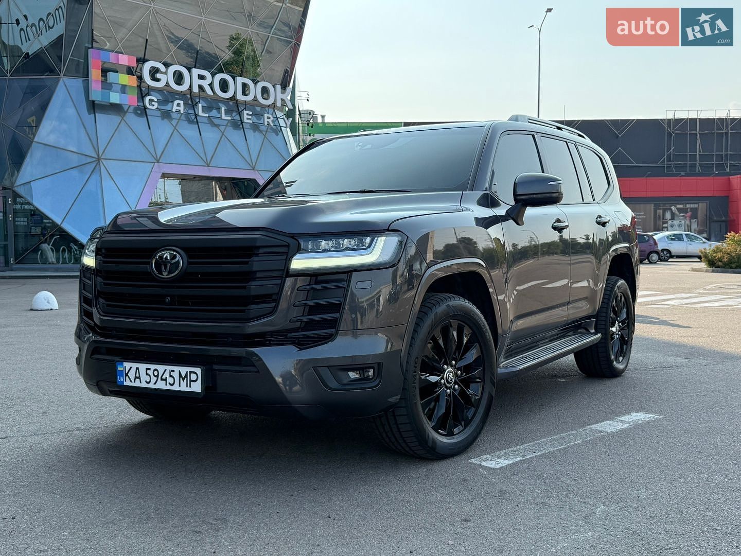Toyota Land Cruiser 2023 VIN JTMAAABJ004040312 фото оголошення 4 з 36