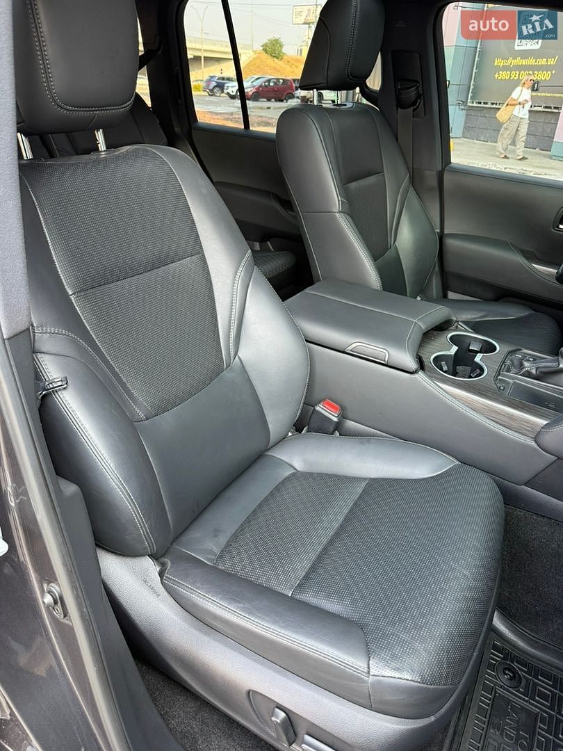 Toyota Land Cruiser 2023 VIN JTMAAABJ004040312 фото оголошення 13 з 36
