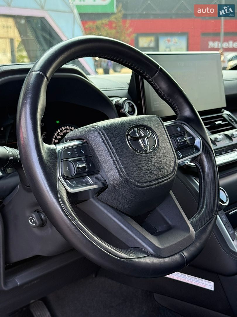 Toyota Land Cruiser 2023 VIN JTMAAABJ004040312 фото оголошення 12 з 36