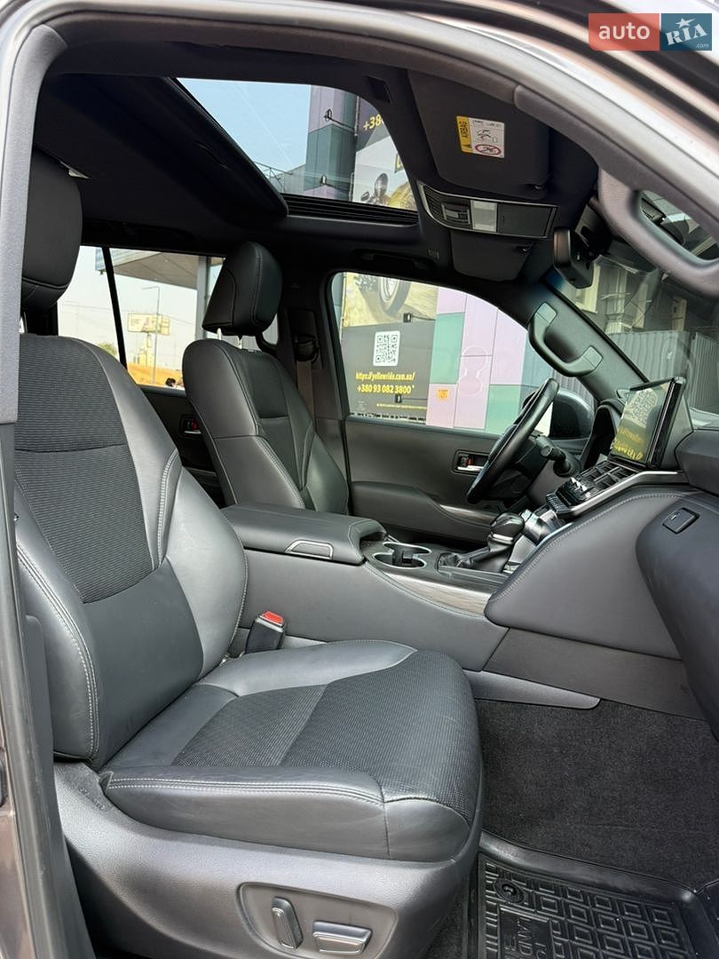 Toyota Land Cruiser 2023 VIN JTMAAABJ004040312 фото оголошення 14 з 36