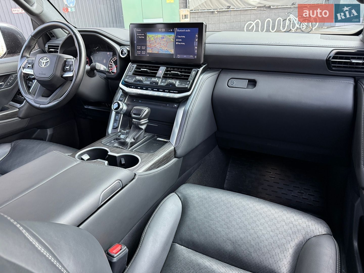 Toyota Land Cruiser 2023 VIN JTMAAABJ004040312 фото оголошення 16 з 36