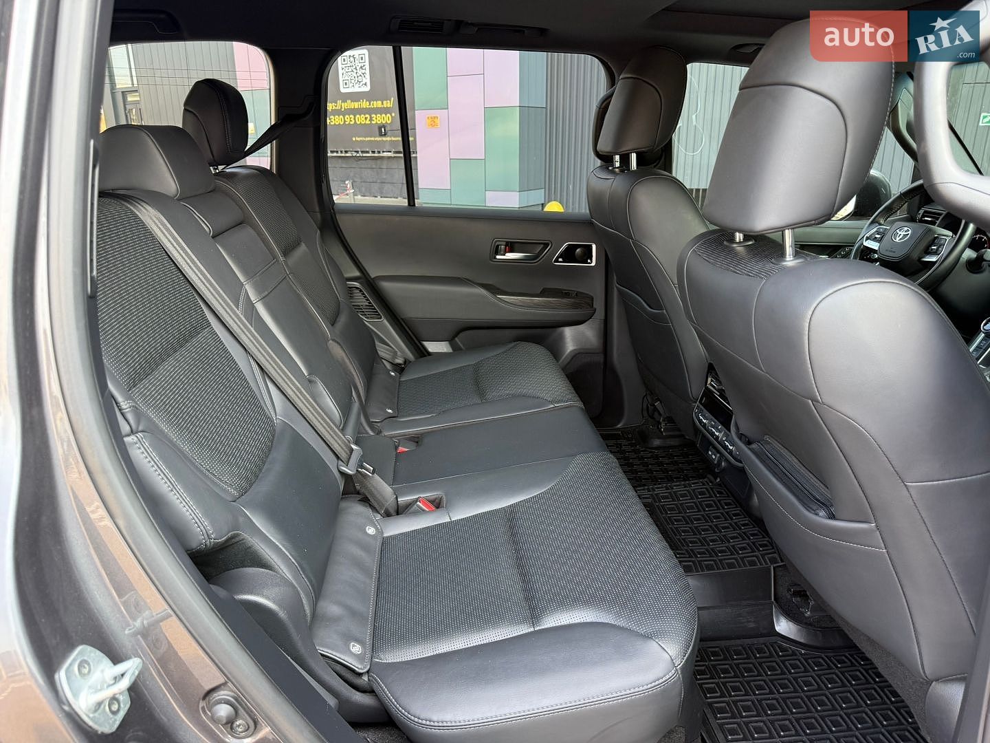 Toyota Land Cruiser 2023 VIN JTMAAABJ004040312 фото оголошення 18 з 36