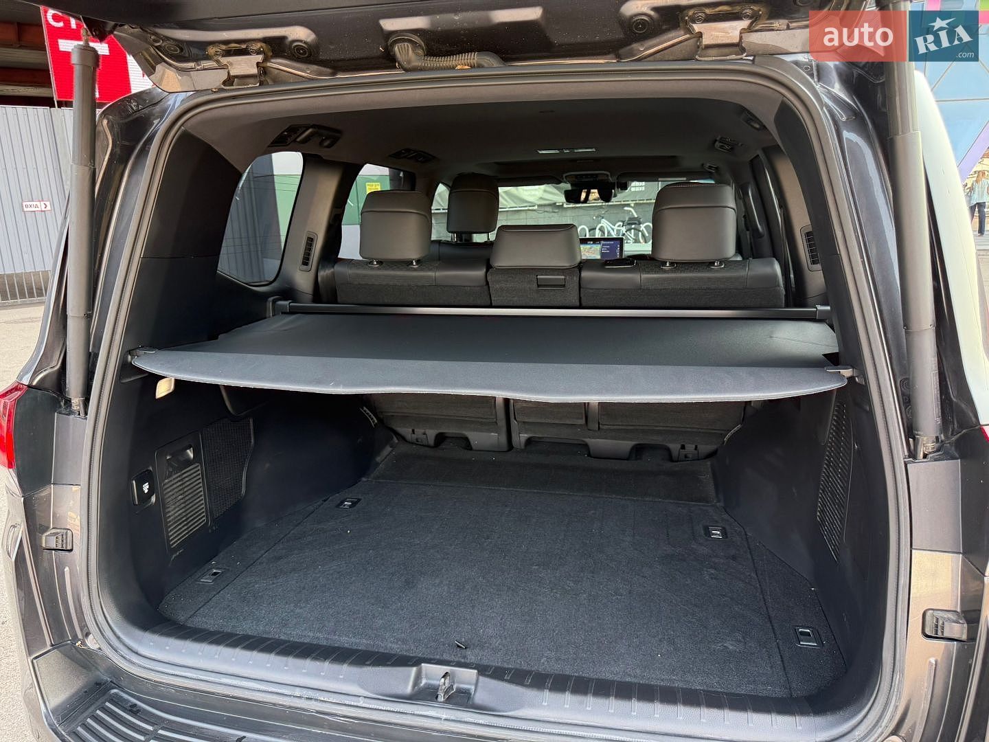 Toyota Land Cruiser 2023 VIN JTMAAABJ004040312 фото оголошення 34 з 36