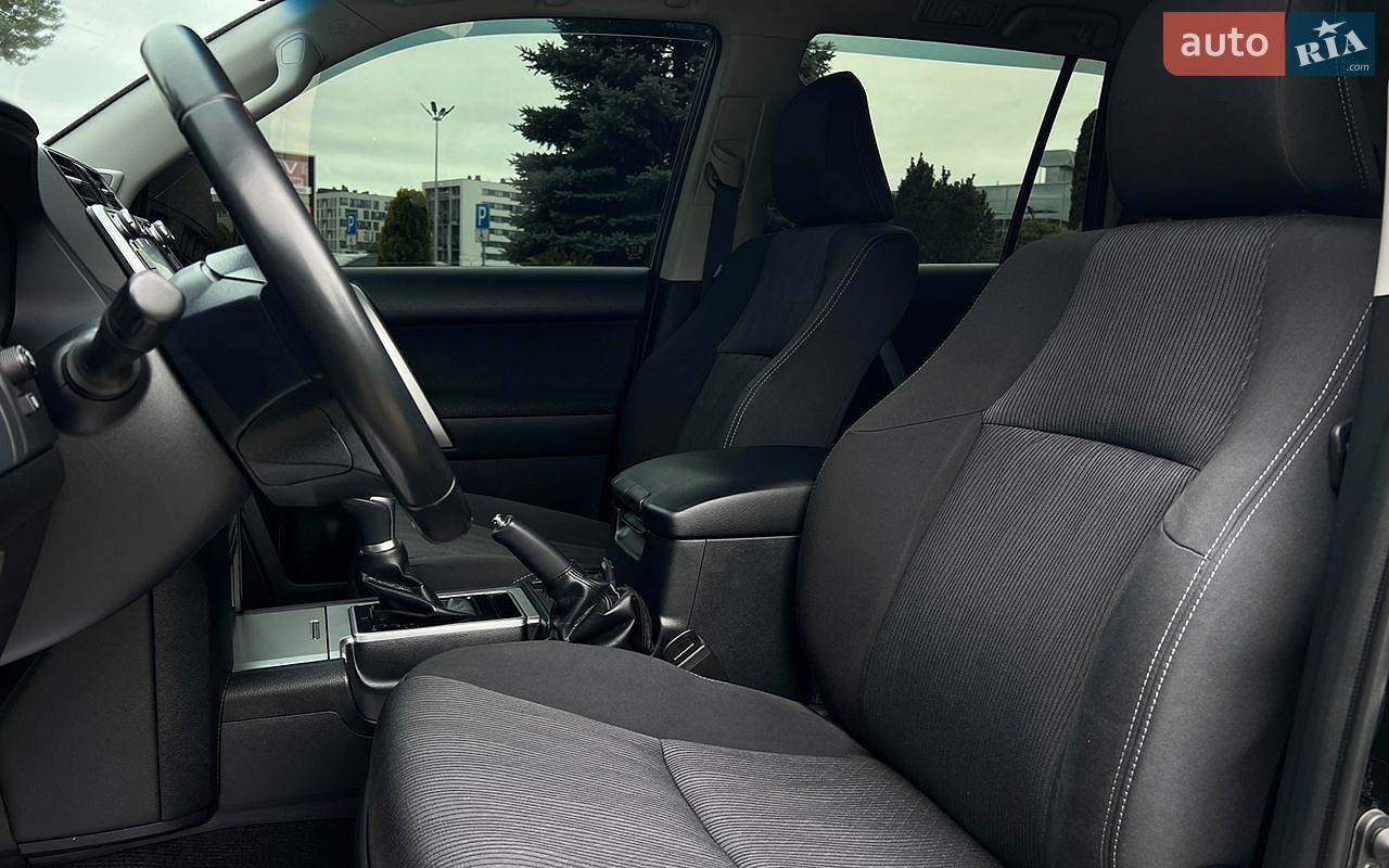 Toyota Land Cruiser Prado 2019 VIN JTEBR3FJ20K153351 фото оголошення 9 з 36