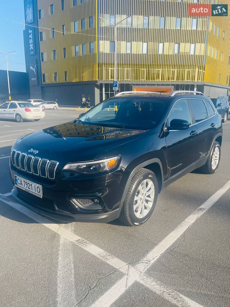 Jeep Cherokee 2019 VIN 1C4PJLCB2KD470262 фото оголошення 2 з 9